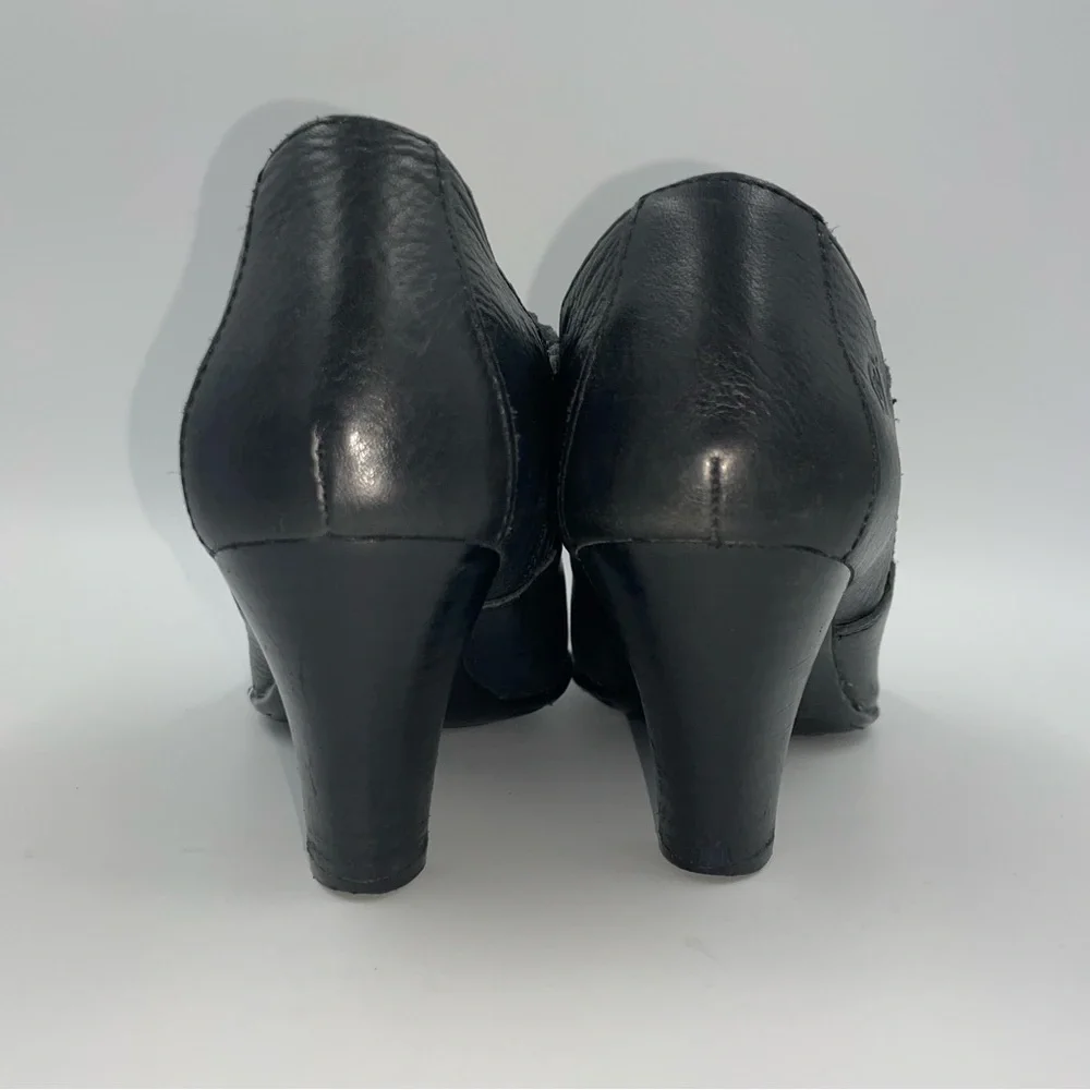 Black Pebbled Leather Faux Stacked Heel Børn Shootie Bootie, Size 7 - Picture 4 of 11